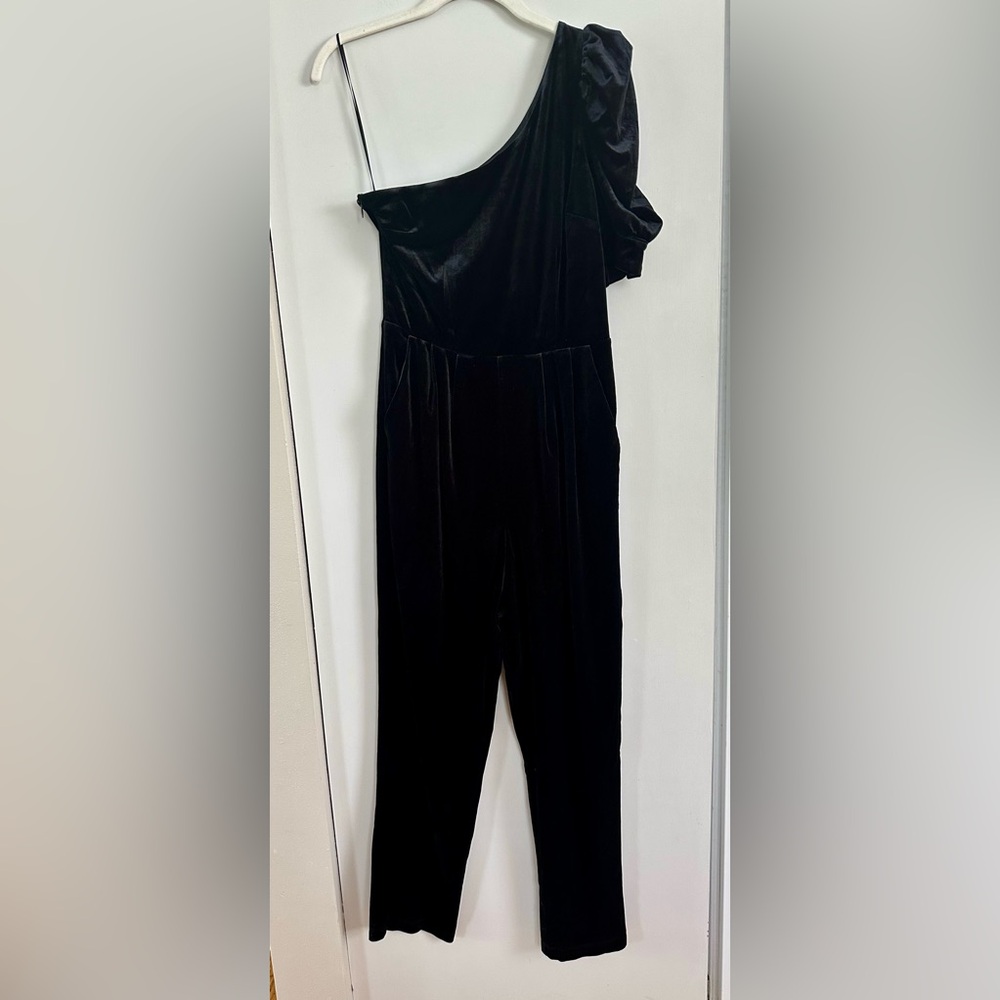 Yumi Kim Black Velvet One-Shoulder Jumpsuit - Picture 4 of 8